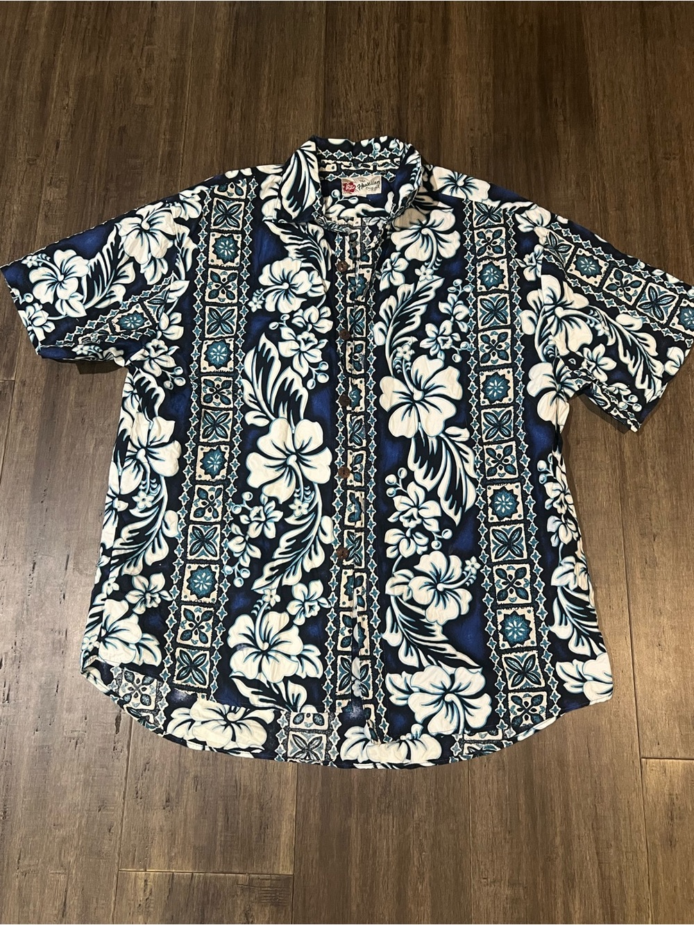 Vintage men’s Hilo Hattie Hawaiian shirt blue tan classic hibiscus sz L